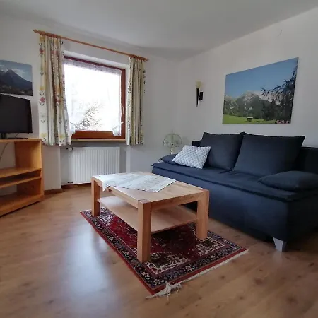 Ebster Apartment *