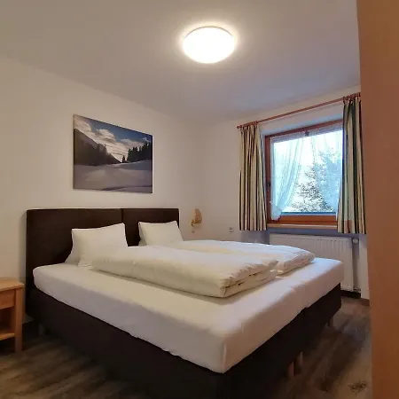 Ebster Apartment *